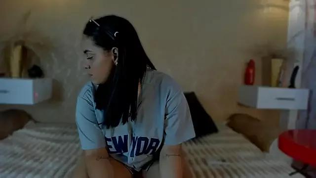 Violetrousse from StripChat is Freechat