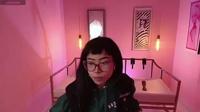 Violetta_Suky from StripChat is Freechat