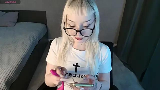 Girls: Stay up-to-date with the new immersive cumshows range and check-out the cutest escorts exhibit their wet clitoris and sweet physiques as they strip off and climax.