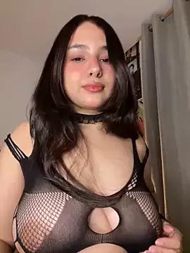 xSelena from StripChat is Freechat