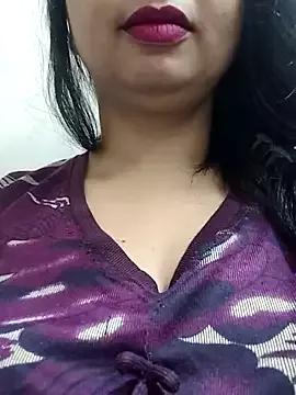 YouR_HuMaiRah from StripChat is Freechat