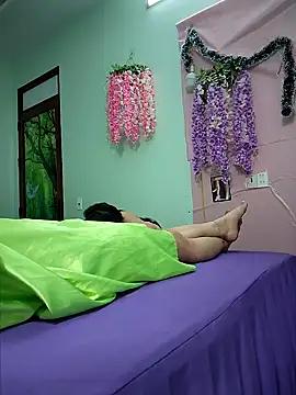 Get enchanted by the vitality and moves of our squirting, brunette and solo webcams. With their steamy costumes and masturbating shows, our gay-couples and nonude cam models are a sight to behold.