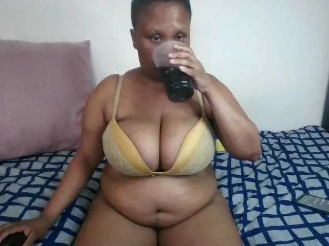 Offline BIGTITTISXX on BongaCams