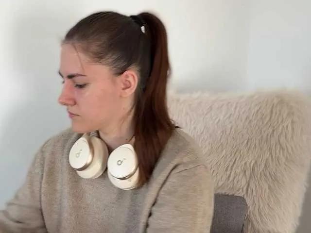 Offline claireheart on BongaCams