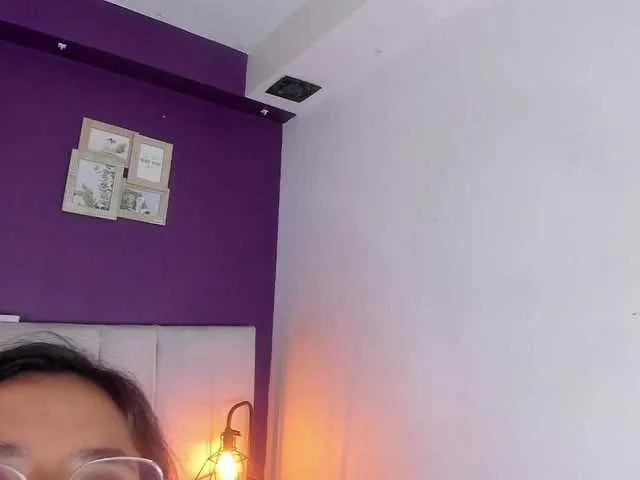 DollyWood- on BongaCams