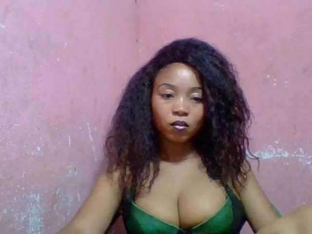 Estelahh on BongaCams 