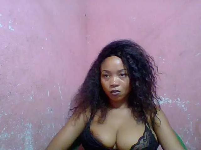 Estelahh on BongaCams 