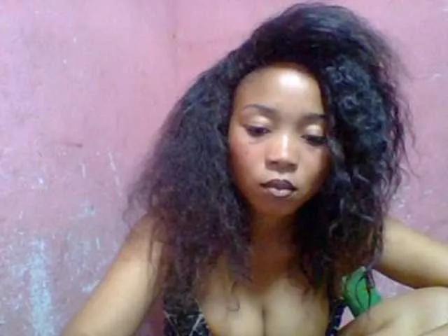 Estelahh on BongaCams 