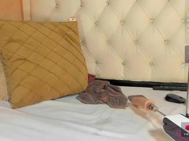 Offline Hadley- on BongaCams