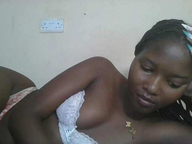 Hornyqueen4 on BongaCams