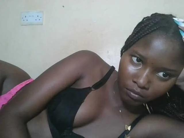 Hornyqueen4 on BongaCams