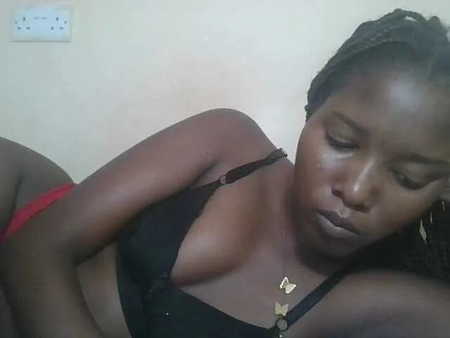 Hornyqueen4 on BongaCams