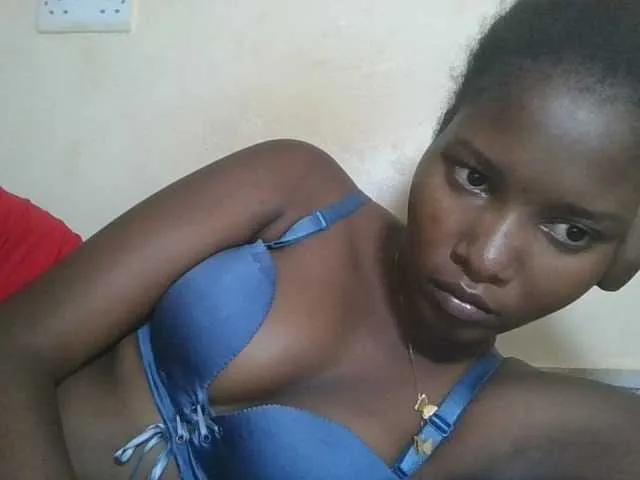 Hornyqueen4 on BongaCams