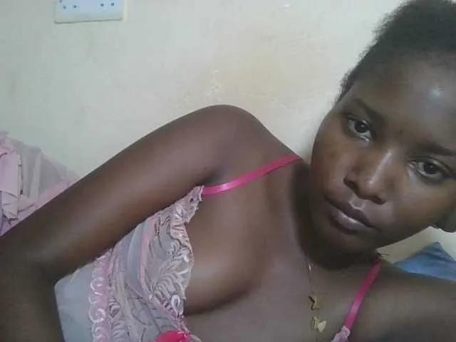 Hornyqueen4 on BongaCams