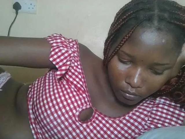 Hornyqueen4 on BongaCams