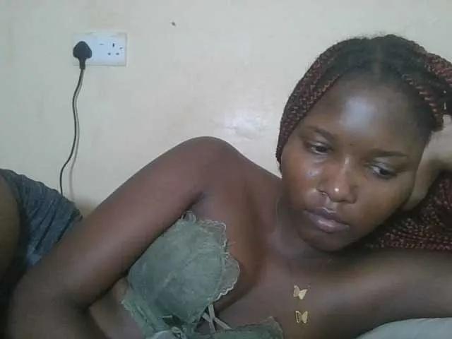 Hornyqueen4 on BongaCams