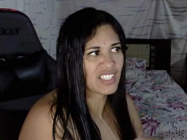 Freechat Letty33 on BongaCams