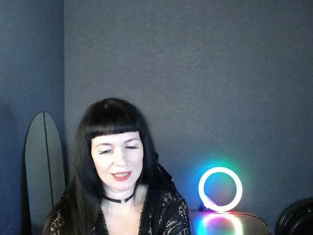 Offline LindaElosiMilf on BongaCams