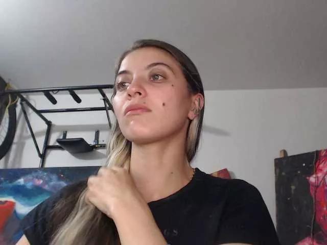 Offline mariecam420 on BongaCams