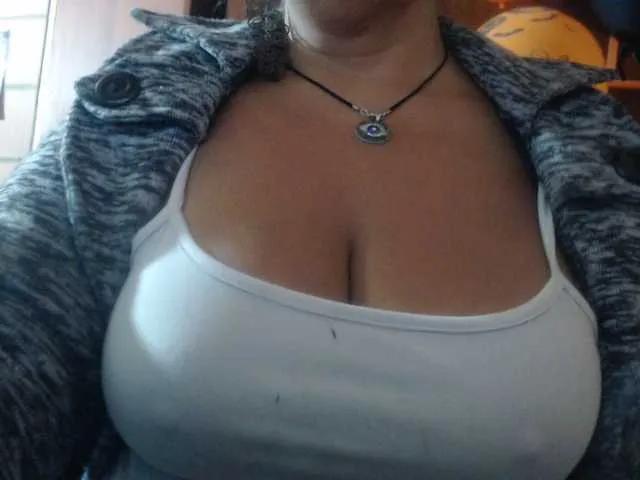 Freechat Meganny2023 on BongaCams