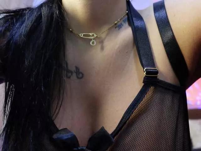 Freechat Oddetteblackk1 on BongaCams