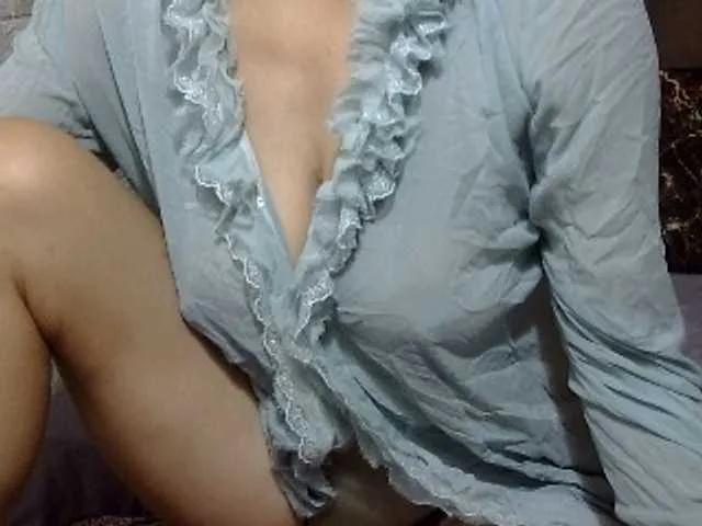 Freechat sweetmama17 on BongaCams