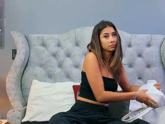 Offline VioletMontes on BongaCams