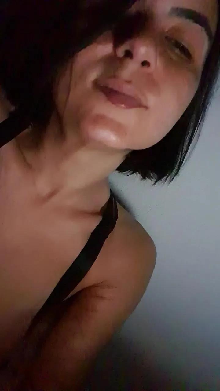 Offline cuteandwet on Cam4