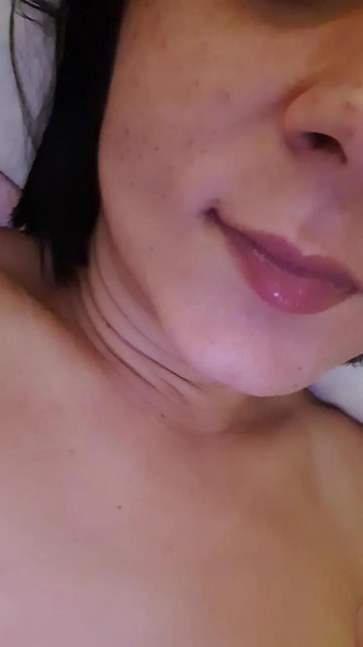 Offline cuteandwet on Cam4