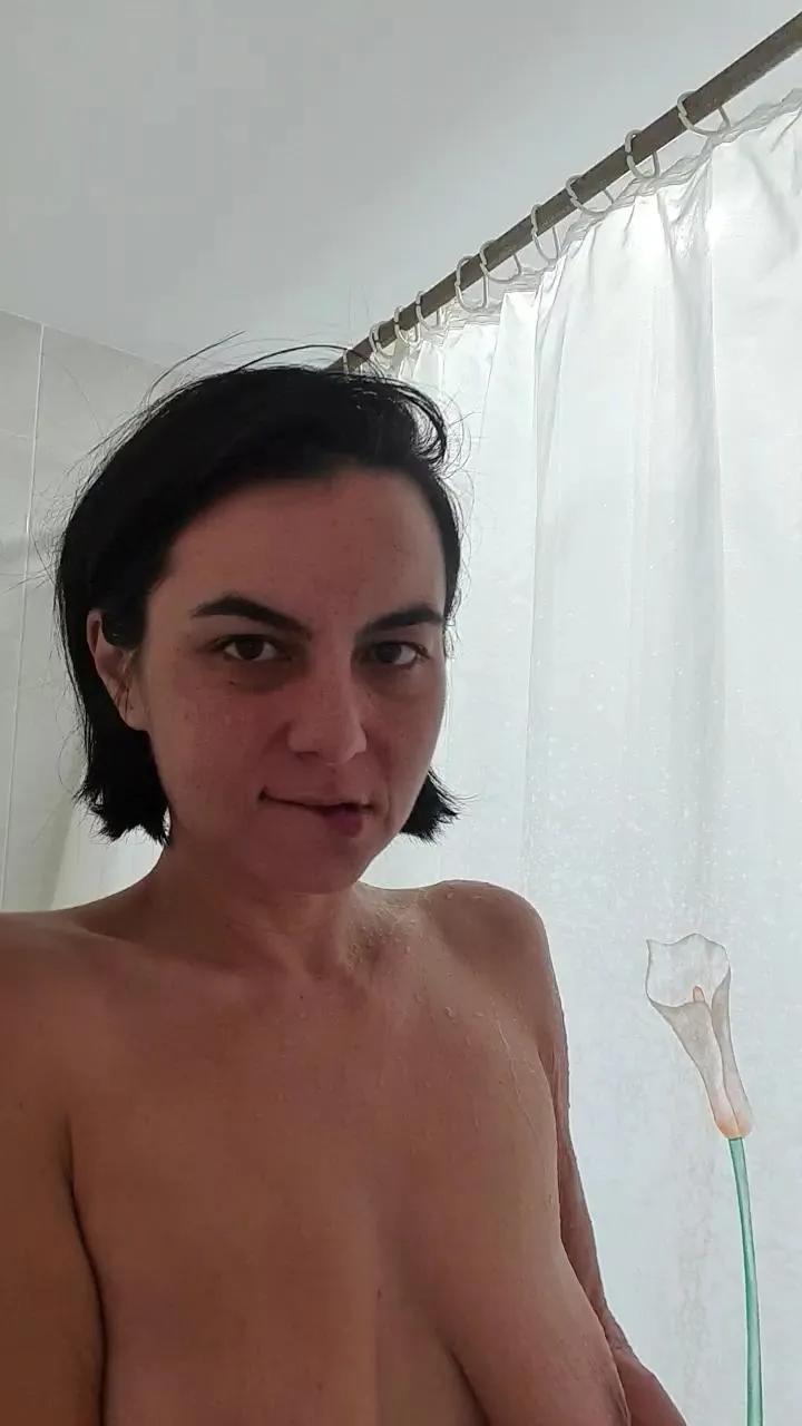 Offline cuteandwet on Cam4