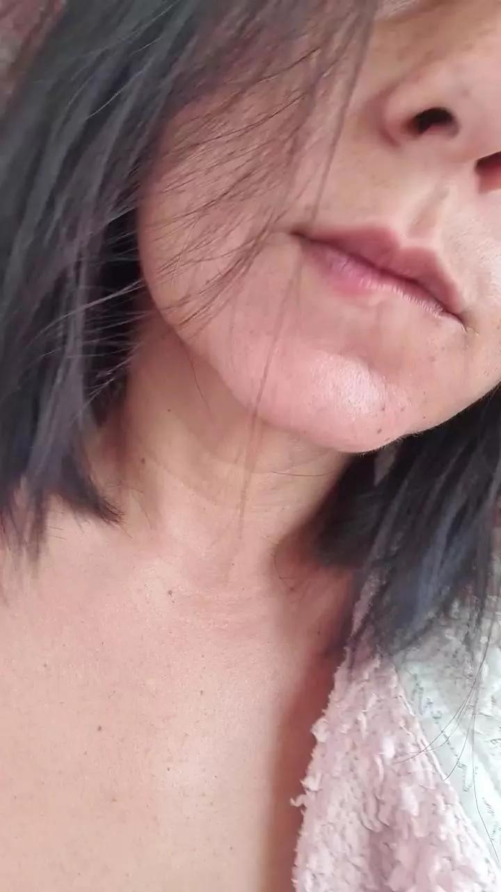 Offline cuteandwet on Cam4