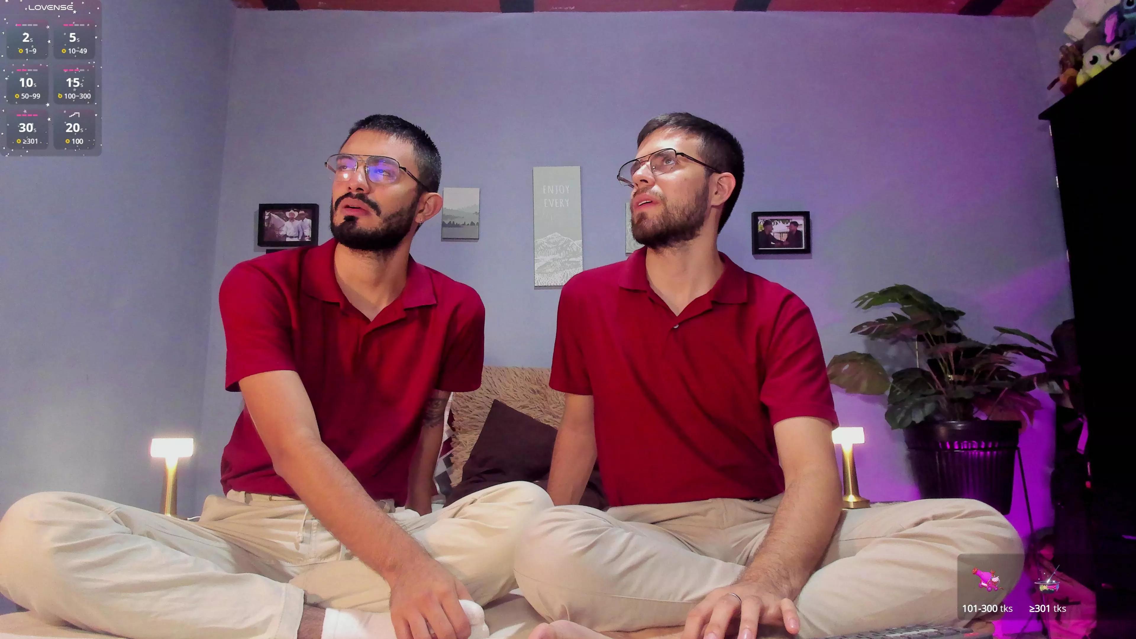 Freechat ethan_adam on Cam4