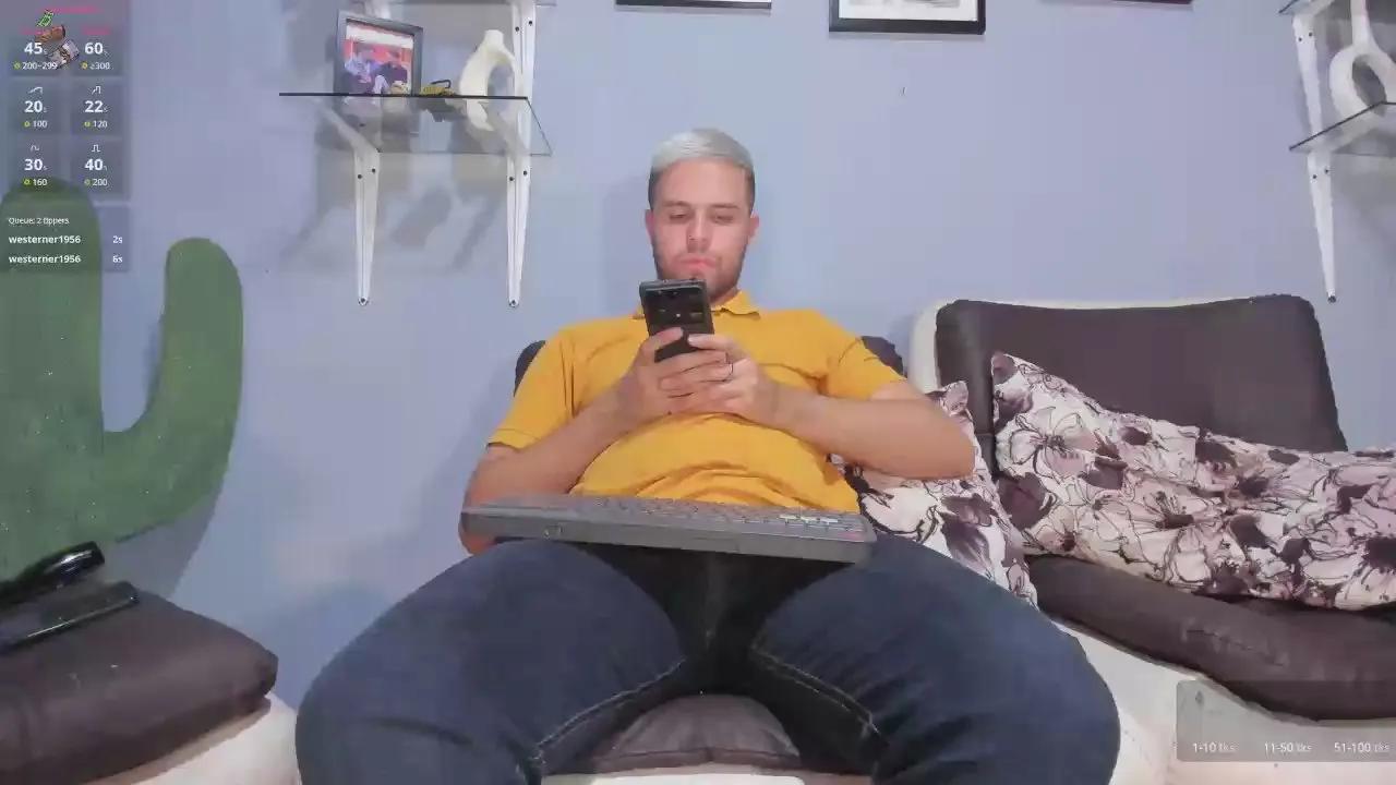 Freechat ethan_adam on Cam4