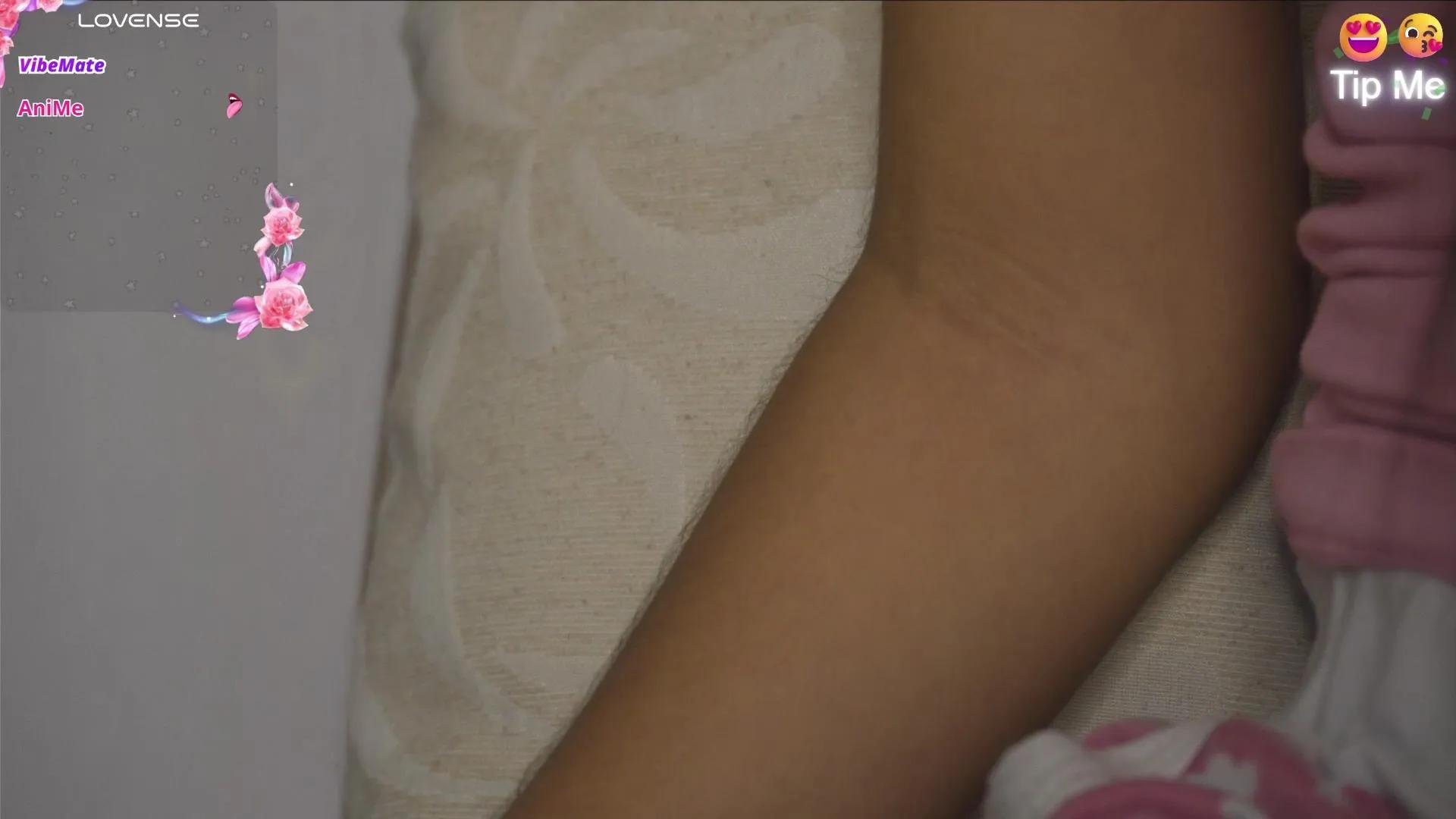 Offline SquirtTeen on Cam4