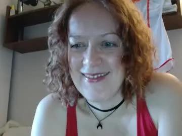 Freechat 12ennie on Chaturbate