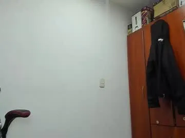 Freechat aguslover on Chaturbate