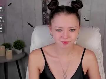 amanda_reedd — GOAL: undress me + oil on tits close up [95 tokens remaining] hello love <3 masturbate and squirt in pvt lets try it! #lovense #teen #shy #natural #smalltits