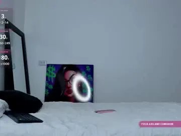 andrea_cherryy_ on Chaturbate