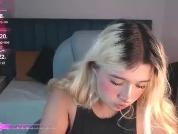 Freechat april__bunny on Chaturbate
