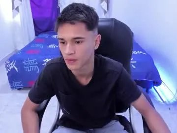 Freechat aron_boyy on Chaturbate