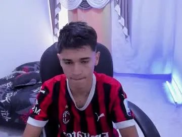 Freechat aron_boyy on Chaturbate