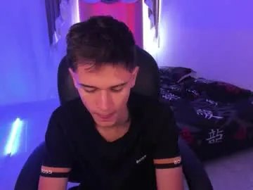 Freechat aron_boyy on Chaturbate