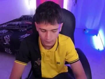 Freechat aron_boyy on Chaturbate