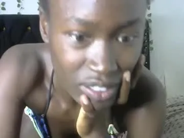 Freechat chroe22 on Chaturbate