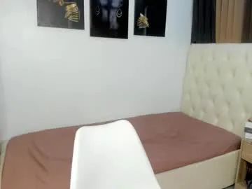 Freechat clouiefinly on Chaturbate