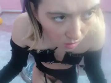 Freechat cristal_hills_19 on Chaturbate