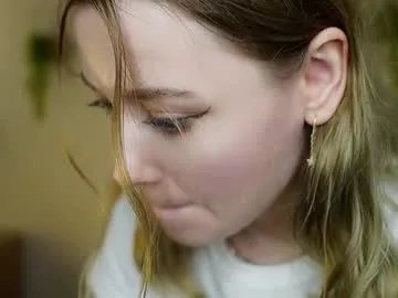 Freechat cutenass on Chaturbate