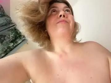 deafhugetits_110e on Chaturbate