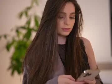 Freechat dovia on Chaturbate