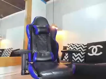 Freechat dusan_grey on Chaturbate